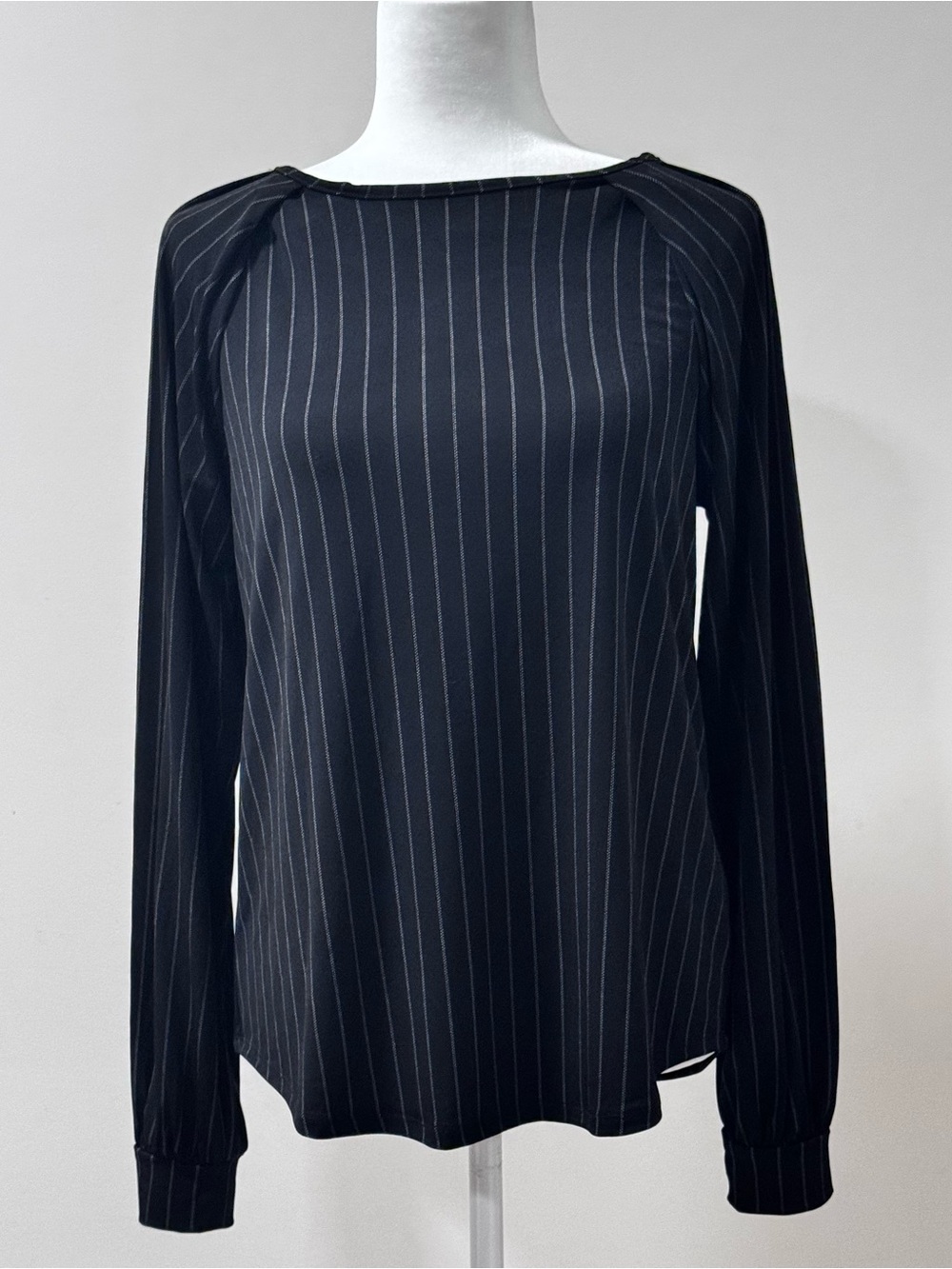 Banana Republic Women’s Black Pinstripe Long Sleeve Blouse – Size S